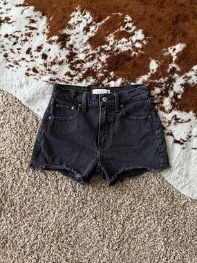 Abercrombie & Fitch High Rise Mom Short